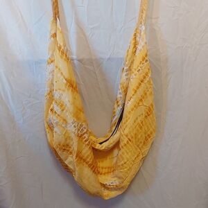 Chic Yellow Tie-Dye Shoulder Bag